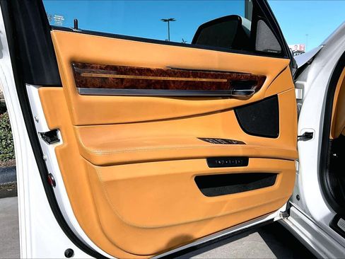 Used 2014 BMW 750Li image 21