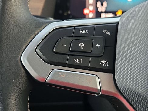 Used 2024 Volkswagen Atlas SE image 13