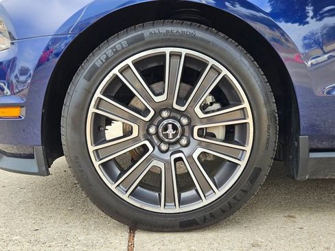 Used 2010 Ford Mustang GT Premium image 21