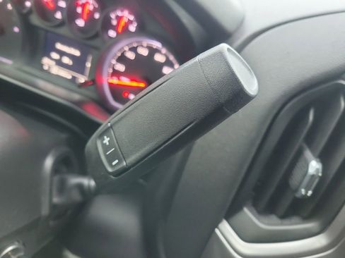 Used 2020 Chevrolet Silverado 1500 Custom w/ Custom Value Package image 16