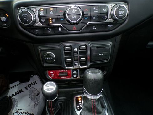 Used 2021 Jeep Wrangler Unlimited Rubicon w/ Cold Weather Group image 27