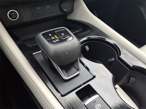 Used 2023 Nissan Rogue SL w/ SL Premium Package image 23