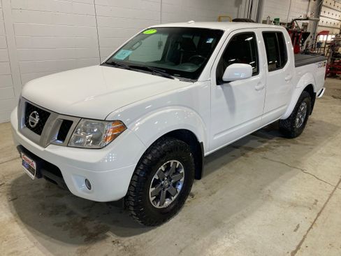 Used 2017 Nissan Frontier PRO-4X image 1