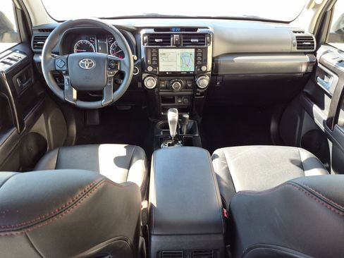 Used 2022 Toyota 4Runner TRD Off-Road Premium AWD/4WD image 32