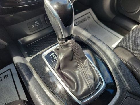 Certified 2021 Nissan Rogue Sport SV FWD image 20