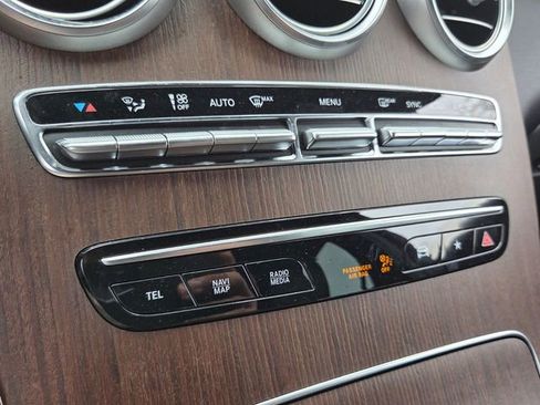 Used 2022 Mercedes-Benz GLC 300 w/ Premium Package Lite image 27