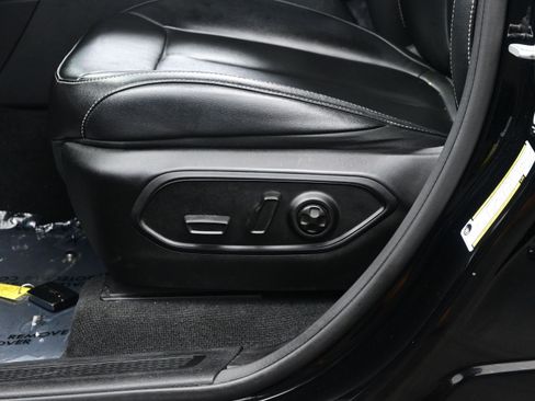 Used 2023 Jeep Grand Cherokee Limited image 11