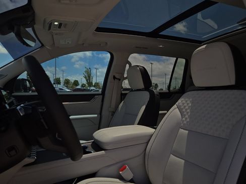 Used 2024 GMC Acadia Denali w/ Super Cruise Package FWD image 14