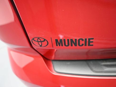 Used 2025 Toyota Sequoia Platinum AWD/4WD image 42