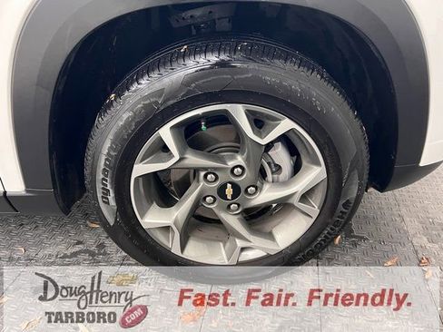Used 2025 Chevrolet Trax LT image 19
