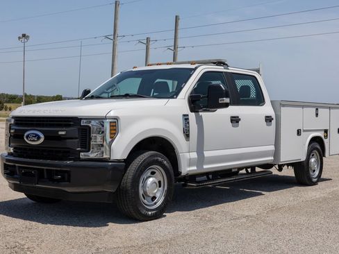 Used 2019 Ford F350 XL w/ Power Equipment Group RWD image 3