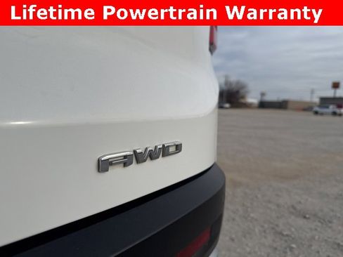 Used 2023 GMC Acadia SLT image 12