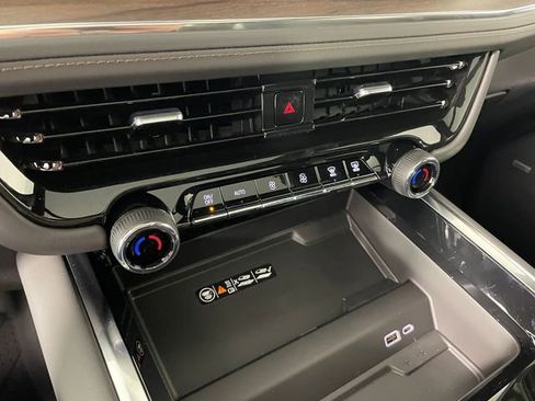 New 2026 Chevrolet Tahoe High Country AWD/4WD image 8