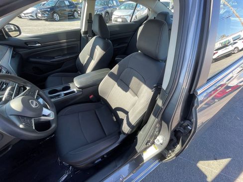 Used 2025 Nissan Altima 2.5 SV image 37