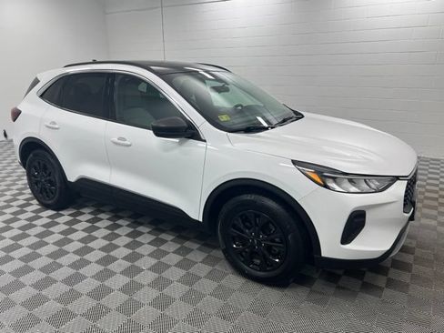 Used 2023 Ford Escape Active w/ Tech Pack #1 AWD/4WD image 4