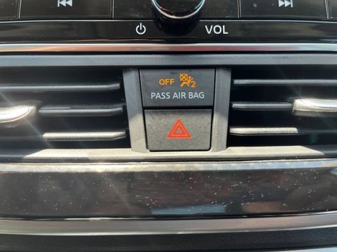 Used 2023 Nissan Altima 2.5 SR w/ SR Premium Package FWD image 28
