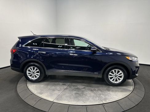 Used 2020 Kia Sorento LX image 8