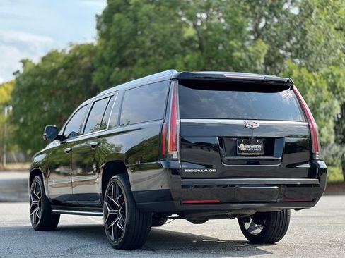 Used 2018 Cadillac Escalade ESV Luxury RWD image 7