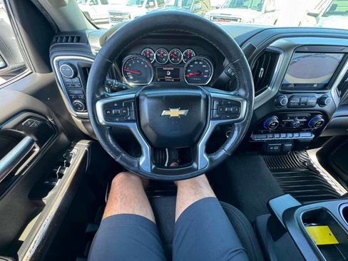 Used 2021 Chevrolet Silverado 1500 LT AWD/4WD image 36