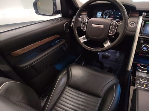 Used 2018 Land Rover Discovery HSE Luxury image 28