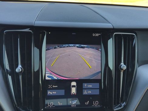 Used 2020 Volvo XC60 T5 Momentum w/ Protection Package AWD/4WD image 14