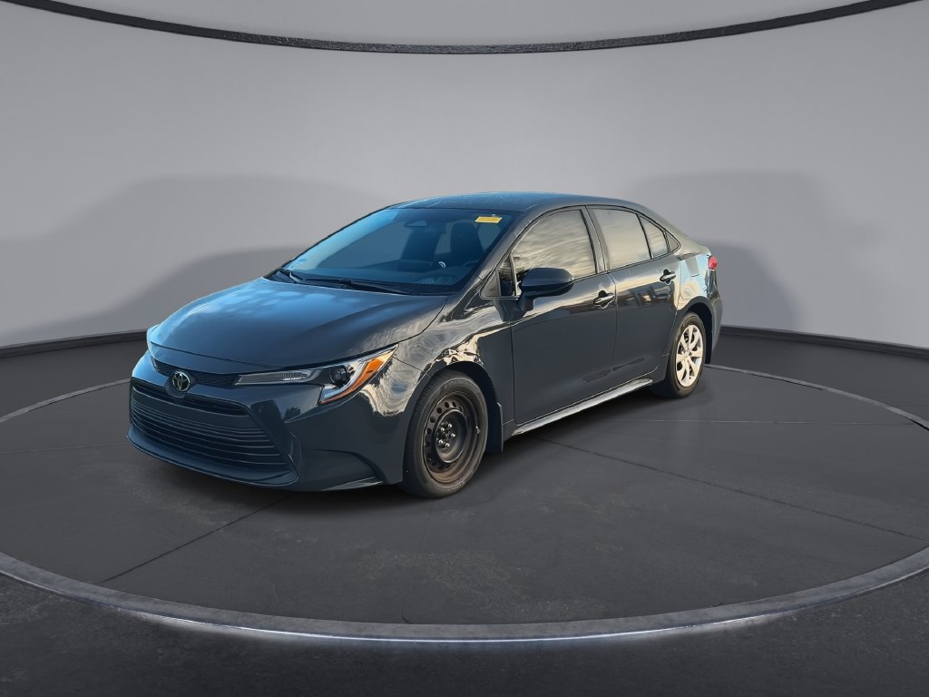 Used 2025 Toyota Corolla LE FWD image 4