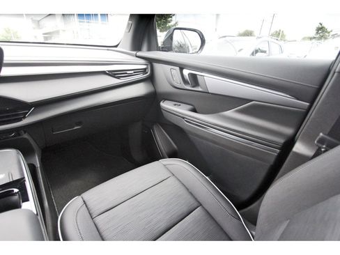 Used 2026 Buick Enclave Sport Touring w/ Power Package FWD image 10