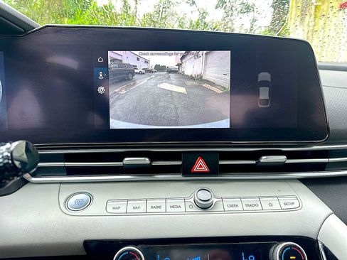 Used 2023 Hyundai Elantra Limited image 24