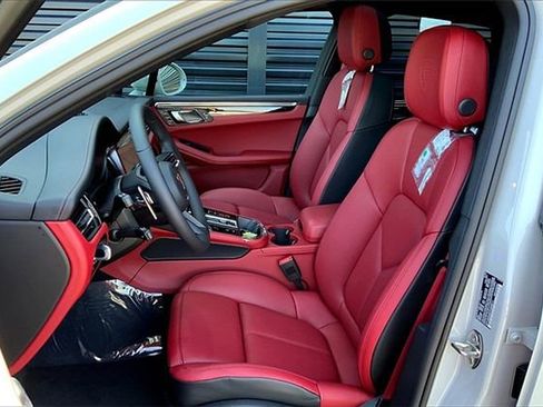 Certified 2026 Porsche Macan S image 5