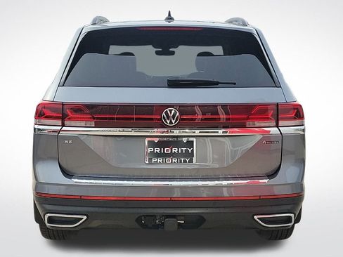 Used 2024 Volkswagen Atlas SE image 4