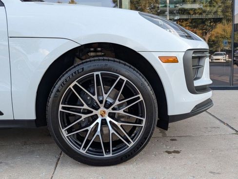 Certified 2026 Porsche Macan AWD/4WD image 11