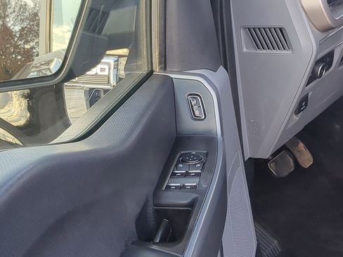 Used 2021 Ford F150 XLT image 13