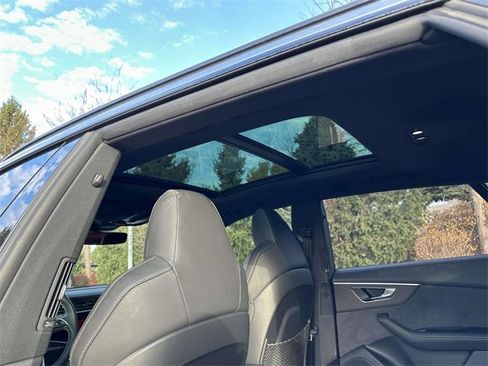 Used 2024 Audi SQ8 Prestige w/ Prestige Package image 17