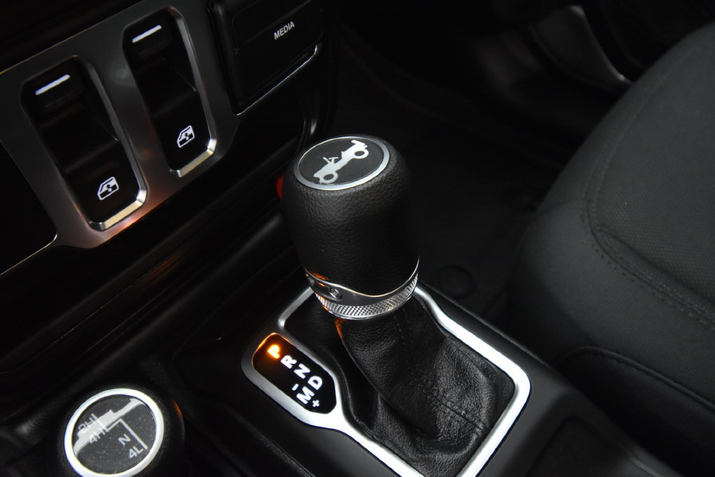 Used 2020 Jeep Wrangler Sport AWD/4WD image 19