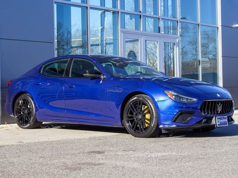 Used 2022 Maserati Ghibli Modena Q4 image 3