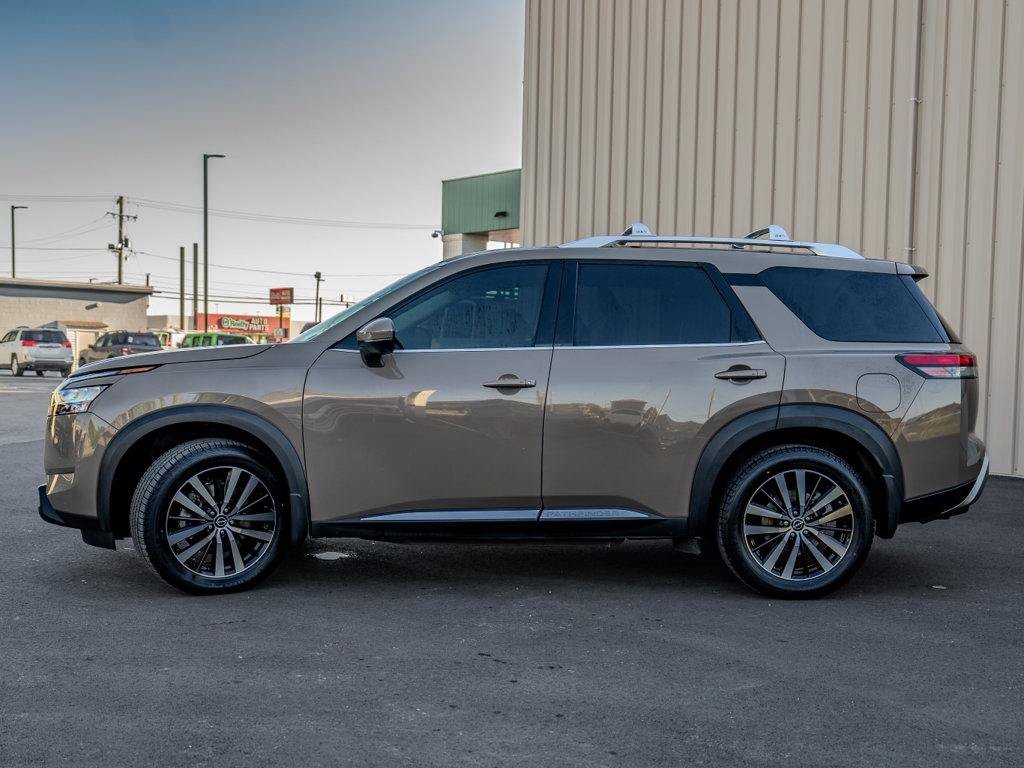 Used 2023 Nissan Pathfinder Platinum FWD image 5