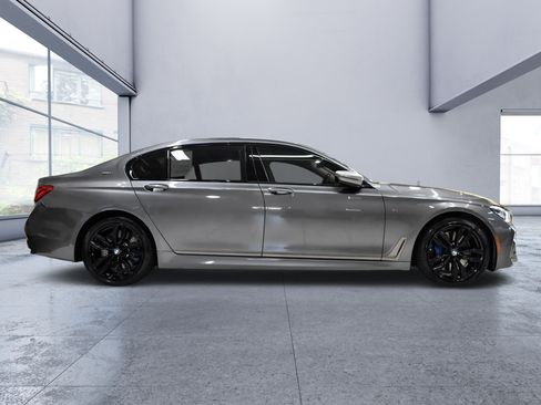 Used 2018 BMW M760i xDrive AWD/4WD image 4