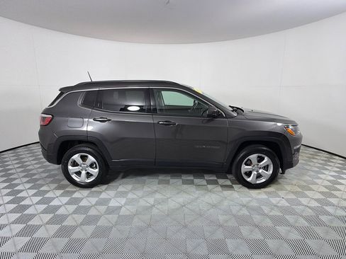 Used 2018 Jeep Compass Latitude w/ Cold Weather Group AWD/4WD image 4