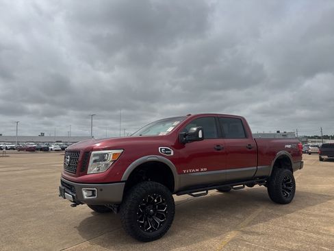 Used 2016 Nissan Titan PRO-4X AWD/4WD image 10