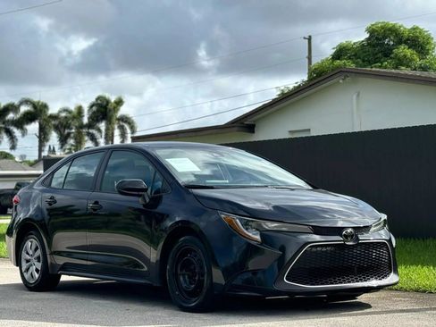 Used 2021 Toyota Corolla LE FWD image 1