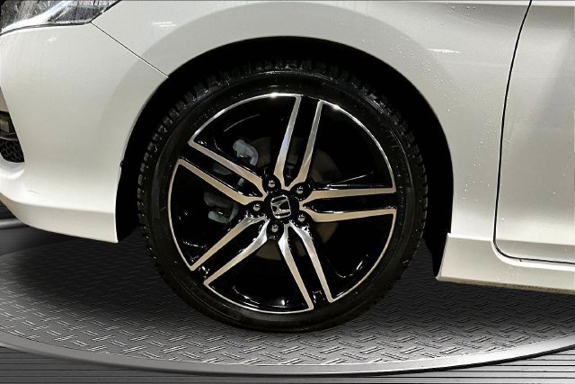 Used 2017 Honda Accord Touring image 33