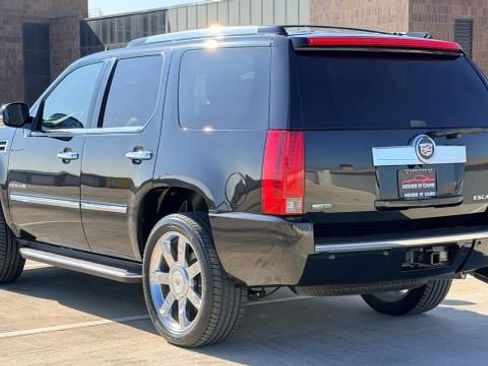 Used 2012 Cadillac Escalade Luxury image 9