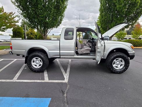 Used 2002 Toyota Tacoma 4x4 Xtracab w/ SR5 Pkg w/ Chrome Pkg image 22