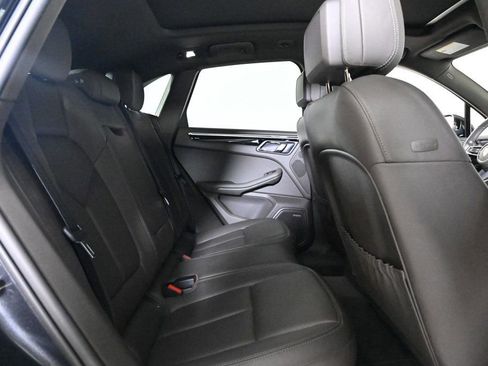 Certified 2024 Porsche Macan Base image 19