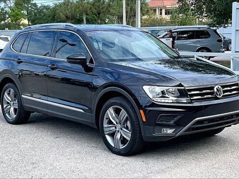 Certified 2021 Volkswagen Tiguan SEL FWD image 2