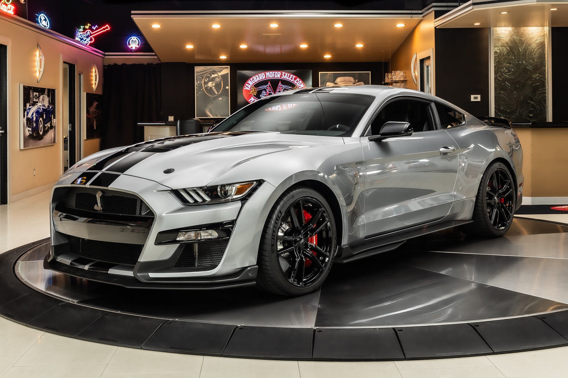 Used 2021 Ford Mustang Shelby GT500 w/ Technology Package RWD image 1
