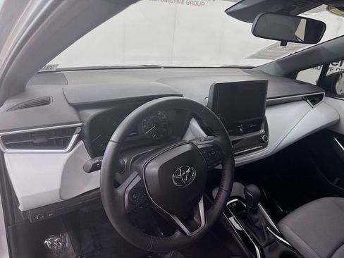 Used 2024 Toyota Corolla SE image 9