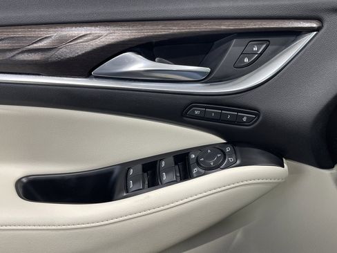 Used 2023 Buick Enclave Avenir w/ Avenir Technology Package image 34