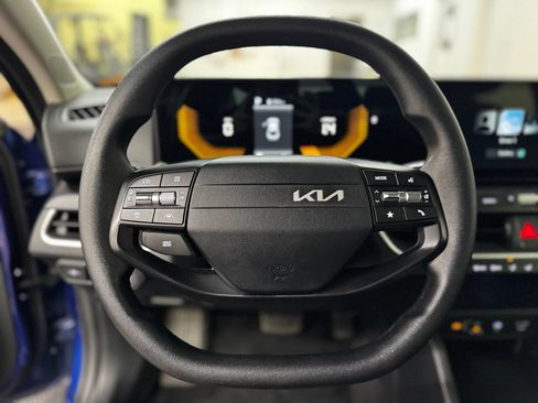 Used 2025 Kia K4 FWD image 16