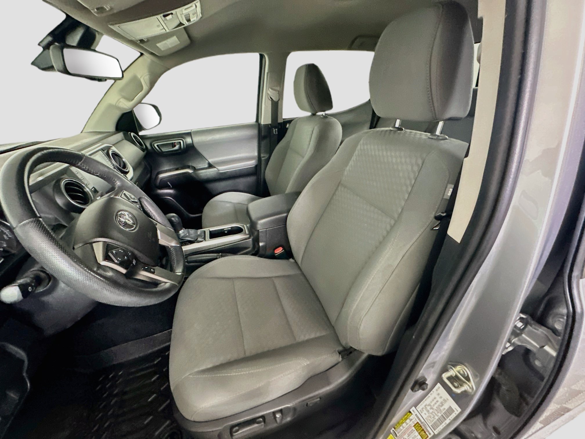Used 2021 Toyota Tacoma SR5 RWD image 13